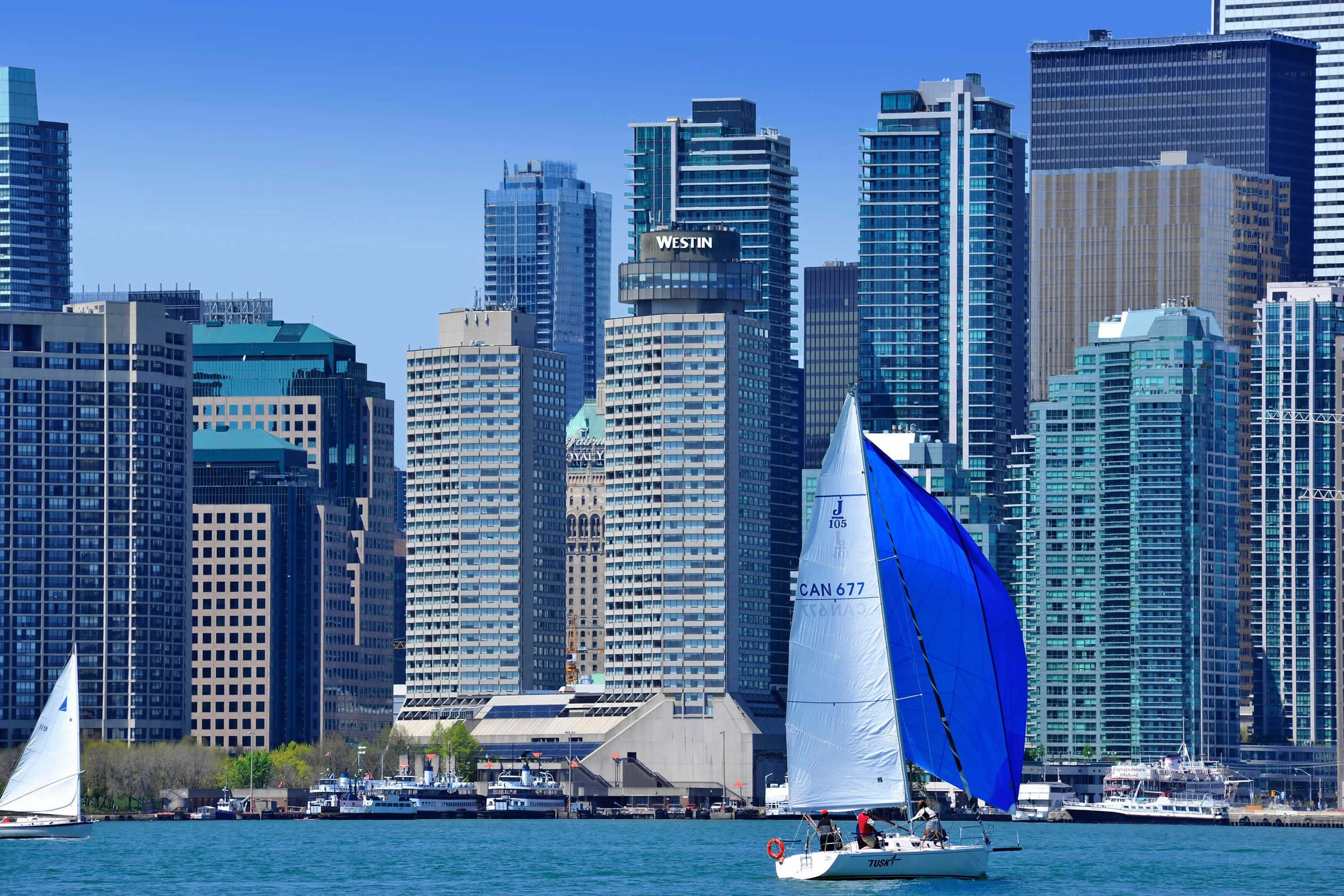 Nestled in the harbour with seamless downtown access, The Westin Harbour Castle Toronto offers you a serene city escape in the centre of it all. Relax at our CAA and AAA Four Diamond hotel, which showcases a wealth of amenities that cater to the modern traveller